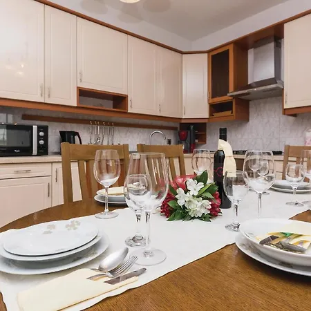 3 Bedroom Lovely In Vrsi
